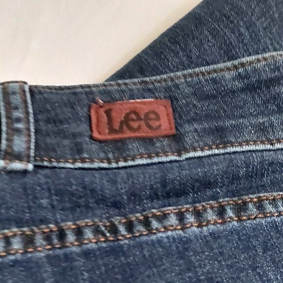 Lee Women's Relaxed Fit Straight Leg Jean  - Size 24 - Picture 5 of 12